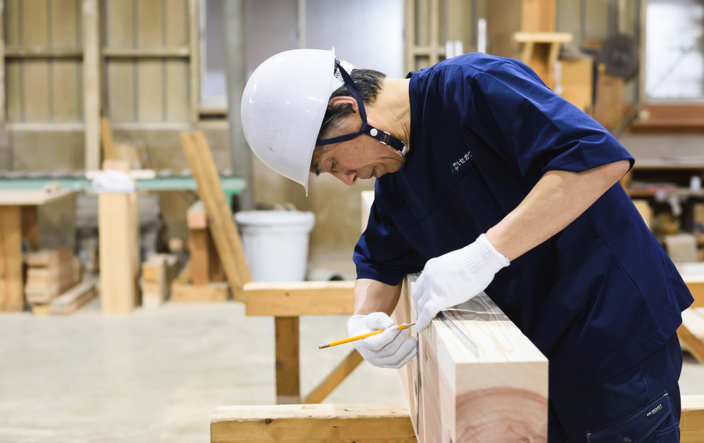 職人による手加工との併用